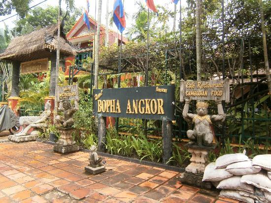 BOPHA ANGKOR HOTEL 3*